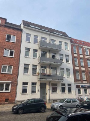 Bezugsfreie, schöne 2-Zimmer Altbau-Wohnung in Kiel-Wik -provisionsfrei-