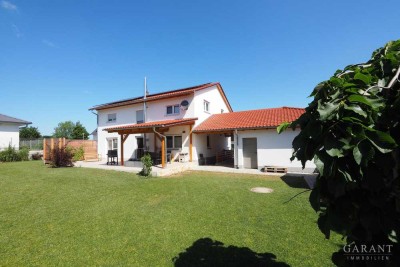 *** Junges Einfamilienhaus in schöner Randlage ***