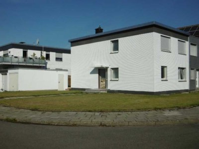 Familienfreundliches umfangfreich modernisiertes REH in guter Lage