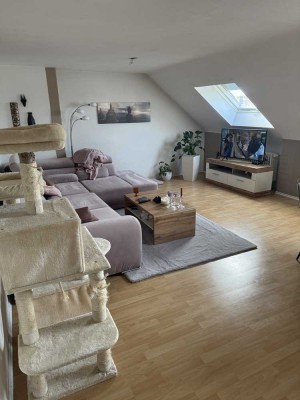Helle 3-Zimmer Dachgeschosswohnung in Mannheim-Rheinau