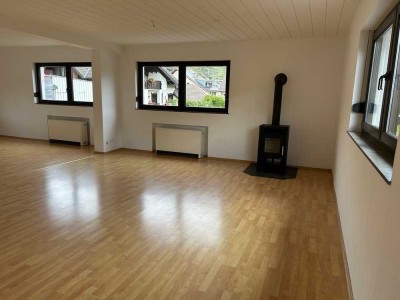 Offene und gepflegte 3-Zimmer Wohnung in Mayschoß