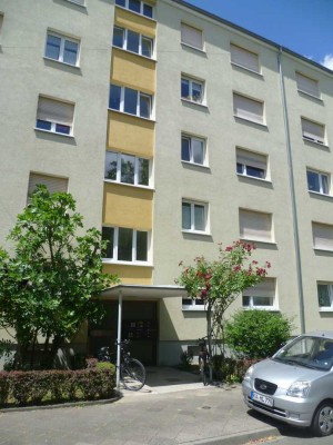 Helle 3-Zimmer Wohnung mit Garage und Aufzug in Karlsruhe Südweststadt