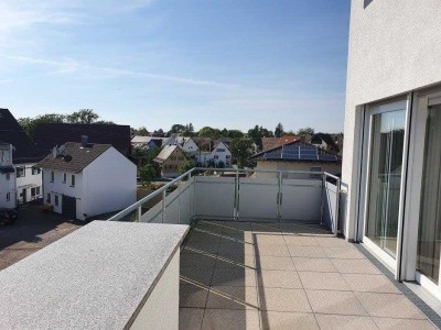 Barrierearme und neuwertige 2 Zimmer Penthousewohnung mit Südbalkon und EBK