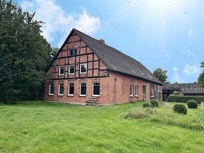 Kleiner Resthof in Ortsrandlage von Tüschau mit dreiseitigem Weitblick