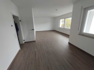 Weihnachten in der neuen Wohnung - 3 Zimmer Wohnung - Erstbezug nach vollständiger Sanierung