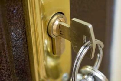 ÄRMEL HOCH UND LOS ! GROSSZÜGIGE FAMILIENIMMOBILIE WARTET AUF HANDWERKER
