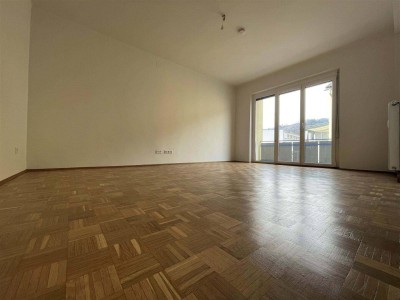 SG18M - NEU SANIERTE MIETWOHNUNG IM ZENTRUM DER STADT - 3 ZIMMER