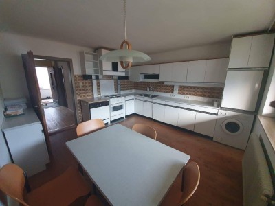 geräumige Zweizimmerwohnung mit großer Wohnküche, WG geeignet