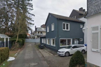 Kleines, aber feines Hinterhaus mit vielen Möglichkeiten in sehr guter Lage von Kronberg!