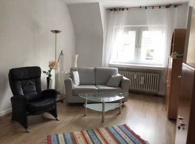 Zentrale ruhige 2-Zi.-Wohnung möbliert mit Balkon, Flingern Süd