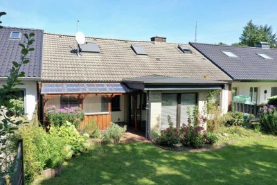 Charmantes Reihenmittelhaus mit Wintergarten und Garage