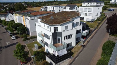 Sofort verfügbare 4 Zimmer Wohnung mit 2 Balkonen sucht neuen Mieter