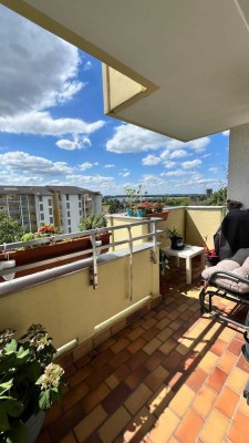 Helles vermietetes 3-Zimmer-Apartment mit Balkon in Germering