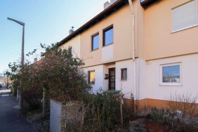 Familienidylle - Leerstehendes Reihenmittelhaus mit Garten und Garage in Roth