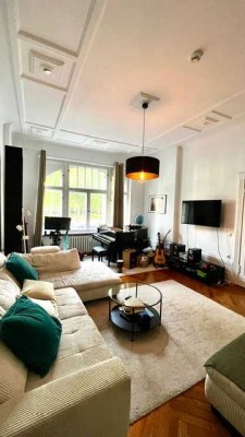 traumhafter Stuckaltbau am Roseneck * 2 Balkone * 5,5 Zimmer * besonderer Grundriss *