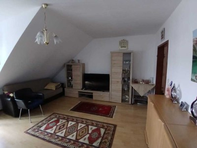 Stilvolle 2-Zimmer-Dachgeschosswohnung mit Balkon in Wachtberg
