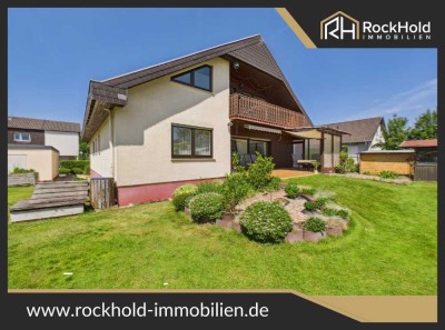 Ein- bis Zweifamilienhaus mit großzügigem Platzangebot und gepflegtem Garten in begehrter Lage
