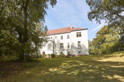 Viel Raum zum Leben und Arbeiten im Grünen - Frisch saniert nahe Scharmützelsee