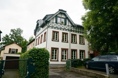 komplett möblierte Altbauwohnung in toller Lage