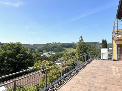 Penthousewohnung mit traumhafter Aussicht / Personenaufzug / Garage