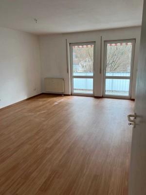 2-Zimmer-Mietwohnung mit Balkon und Garage