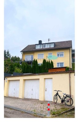 Lichtdurchflutete Wohnung mit vier Zimmern in ruhiger Lage