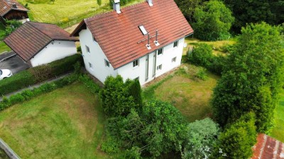 Bauernhaus mit großem Grundstück