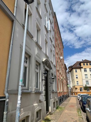 Single-Wohnung mit Treppe zum Hof