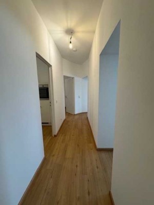 Frisch Sanierte 3-Zimmer Wohnung mit Balkon in Düsseldorf Flingern-Nord