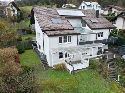 Haus mit vier Wohneinheiten in Rohrdorf mit herrlichem Blick zu verkaufen!