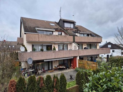 **Einzigartige Galeriewohnung mit Weitblick und Einzelgarage**