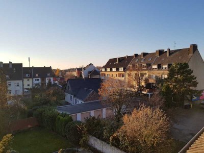 Modernisierte 5-Zimmer-Dachgeschosswohnung mit Balkon in Bottrop
