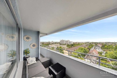 Weitblick inklusive! 3 Zimmer-Wohnung mit großem Balkon und KFZ-Stellplatz.
