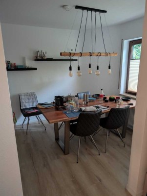 Schöne, zentrale 2-Zimmer Wohnung mit großem Balkon und Stellplatz
