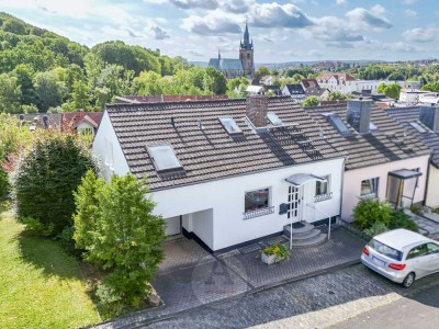 Blick zum Dom, Raum für Ideen – ein Reihenendhaus mit Substanz