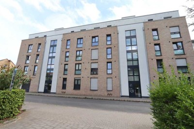 Neuwertige 3 Zi. Wohnung mit Aufzug in zentraler Lage von Pinneberg