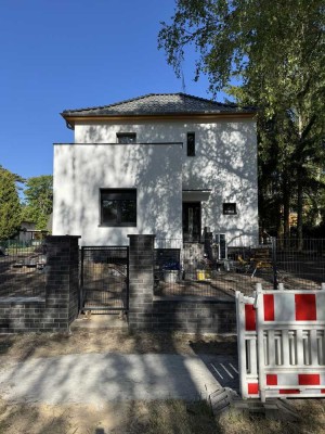 Erstbezug nach Sanierung:  7-Zimmer-Einfamilienhaus mit geh. Innenausstattung und EBK