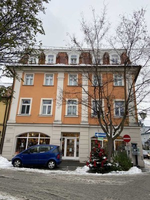 Schöne 3-Zimmer Altbauwohnung in der Altstadt von Bad Windsheim mit Einbauküche und Duplexstellplatz