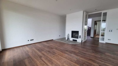 4- Zimmer Maisonette Wohnung mit Dachterrasse und Balkon im zweiten und dritten Geschoß eines MFH