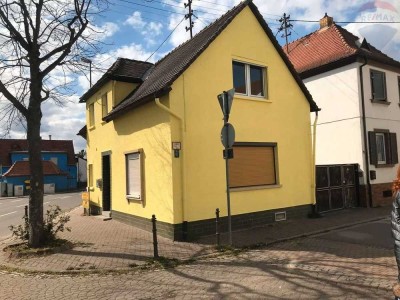 Sanierter Wohntraum – vermietetes Einfamilienhaus mit Dachterrasse in Heßheim