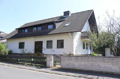 Dreifamilienhaus mit vielen Möglichkeiten und großem Grundstück in Mainhausen/Zellhausen