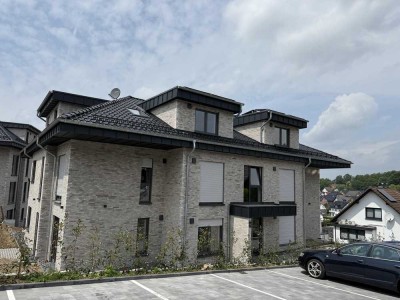 **Souterrain-Wohnung mit Wohlfühl- Terrasse!**