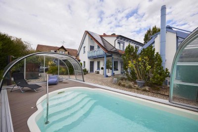 Modernes Einfamilienhaus mit Pool und Einliegerwohnung