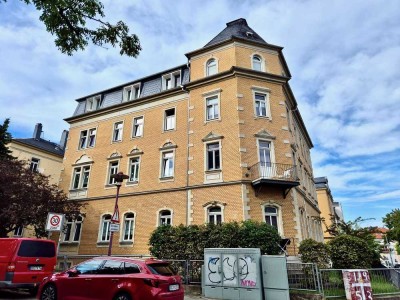 2013 sanierter Altbau - Parkett - hohe Decken - Denkmalschutz