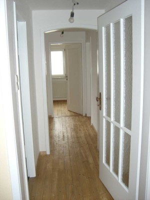 Helle 3-Raum-DG-Wohnung mit Balkon in Ditzingen