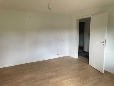 Kernsanierte 3-Raum-EG-Wohnung mit gehobener Ausstattung in Böblingen