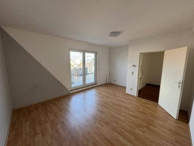 Lichtdurchflutete Dachgeschosswohnung mit Terrasse in der Wielandgasse!