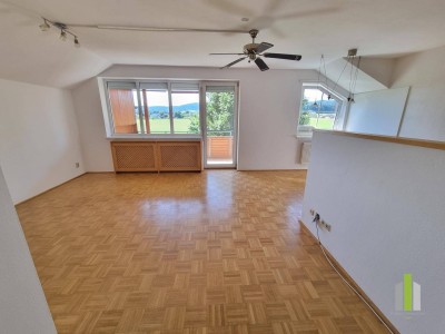 Schöne 4 Zimmer Wohnung mit Balkon und Garage