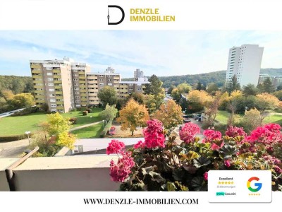 *Zweizimmerwohnung im 5. Obergeschoss mit Aufzug, Balkon mit Ausblick und Stellplatz*