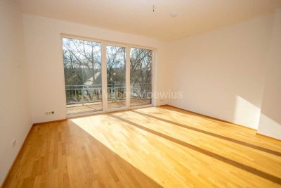 Modernes, helles 3-Zimmer-Penthouse mit EBK, 75 m²-Dachterrasse und PKW-Stellplatz